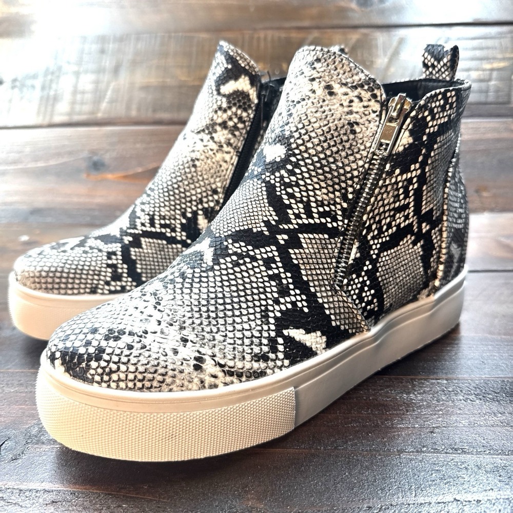 Nature Breeze Snake Print Sneaker Hidden Wedge Booties Women's Size 9 - Picture 3 of 15